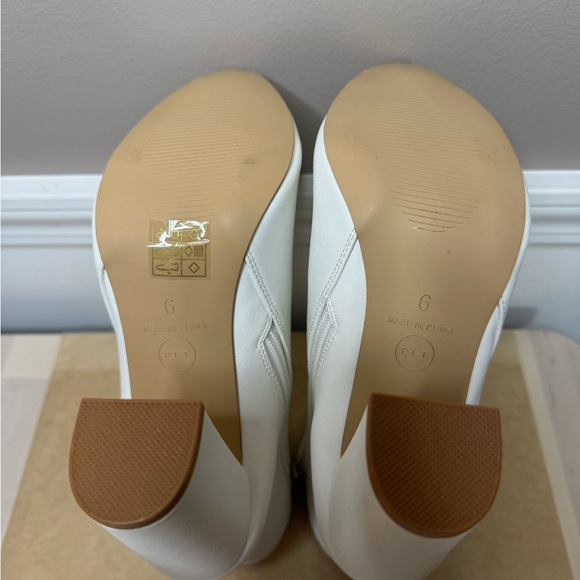 PrettyLittleThing Elegant White Ankle Boots - Picture 7 of 7